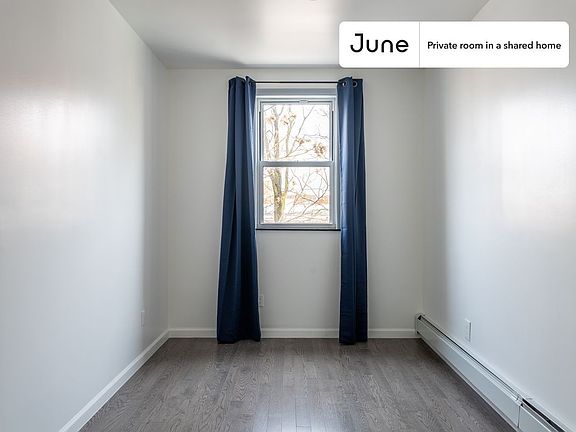 2nd image of 2572 Steinway St #2-B