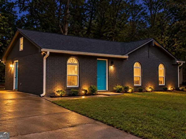 6010 Fieldcrest Dr, Morrow, GA 30260