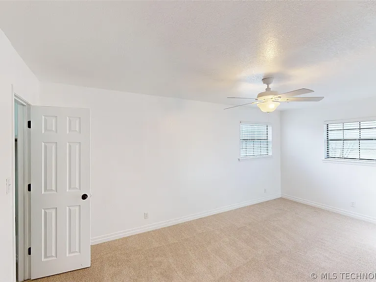 3316 Eagle Ct — Photo 17