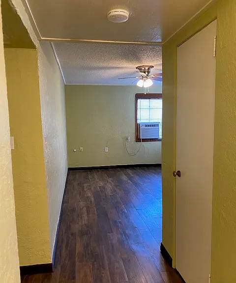 NW Williams Ave — Photo 3