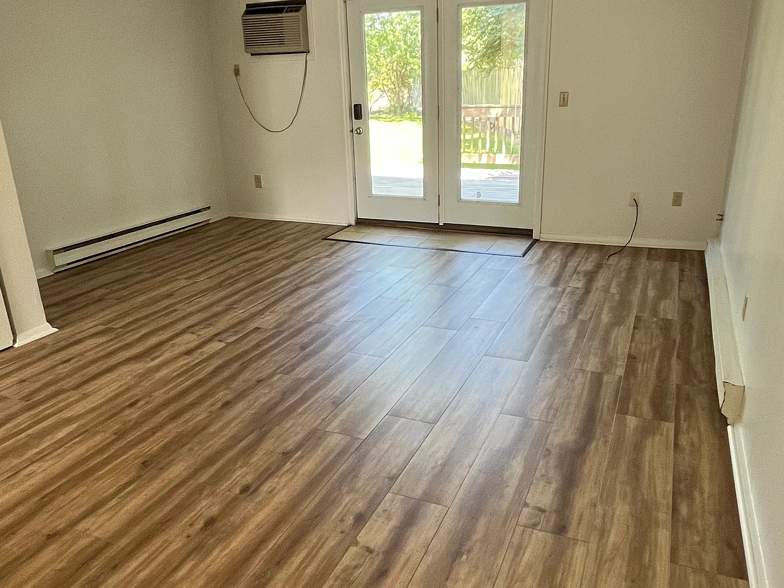 2 bed, 1.5 bath, 900 sqft, $975 — Photo 3