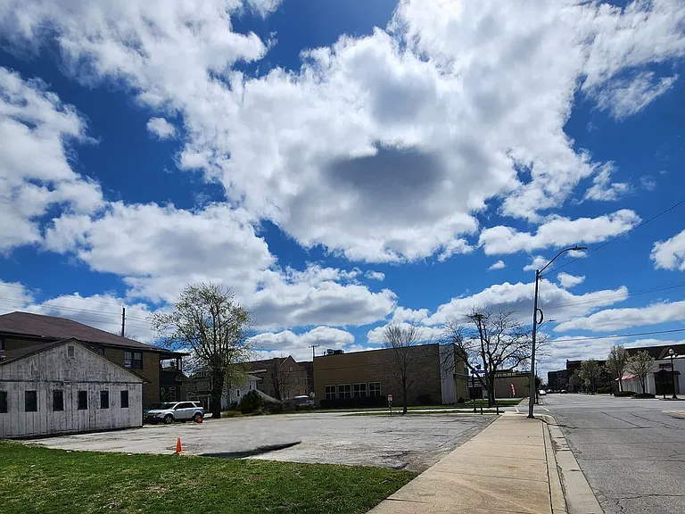 604-08 N Main St — Photo 11