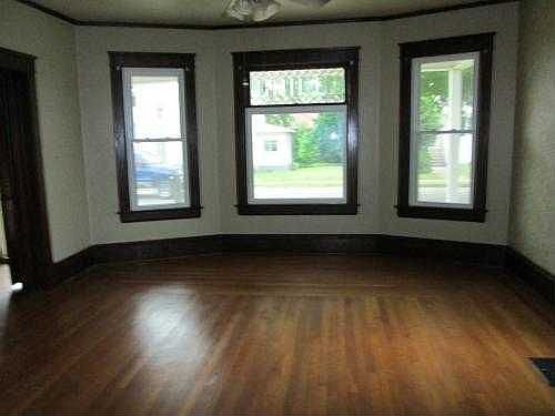 5th image of 180 S 2nd Ave