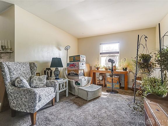 5th image of 601 Hadley Ave
