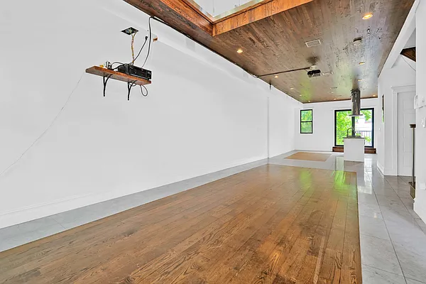 Rented by Brownstone Property Group | media 30