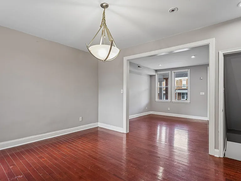 2817 Pelham Ave — Photo 7