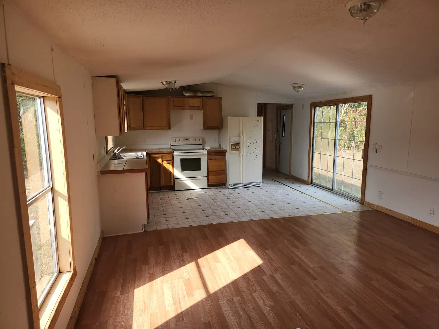 3 bed, 1000 sqft, $1,000 — Photo 4