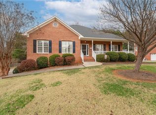 135 Suntree Dr, Advance, NC 27006