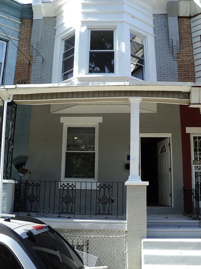 Large Home - Mt. Airy — Photo 3