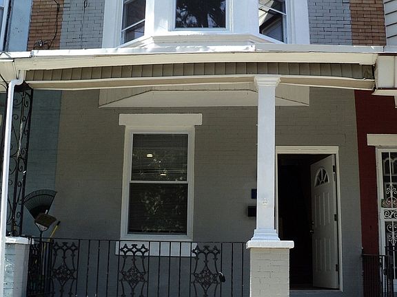 3rd image of 161 Weaver St