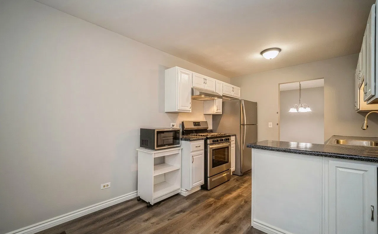 3 bed, 1600 sqft, $2,600 — Photo 4