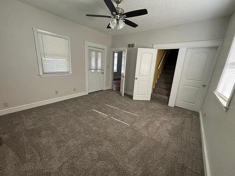 104 N Grove St — Photo 7