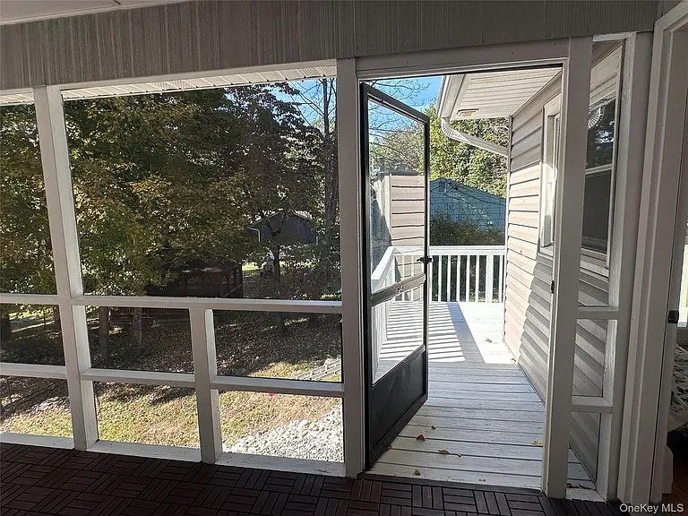 171 Roosevelt Rd — Photo 10