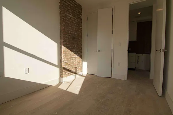 Rented by Nooklyn NYC LLC | media 22