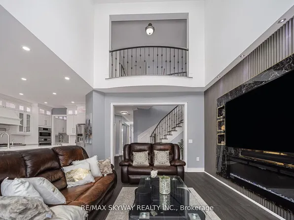 44 Eaglesprings Cres, Brampton, ON L6P 2W2