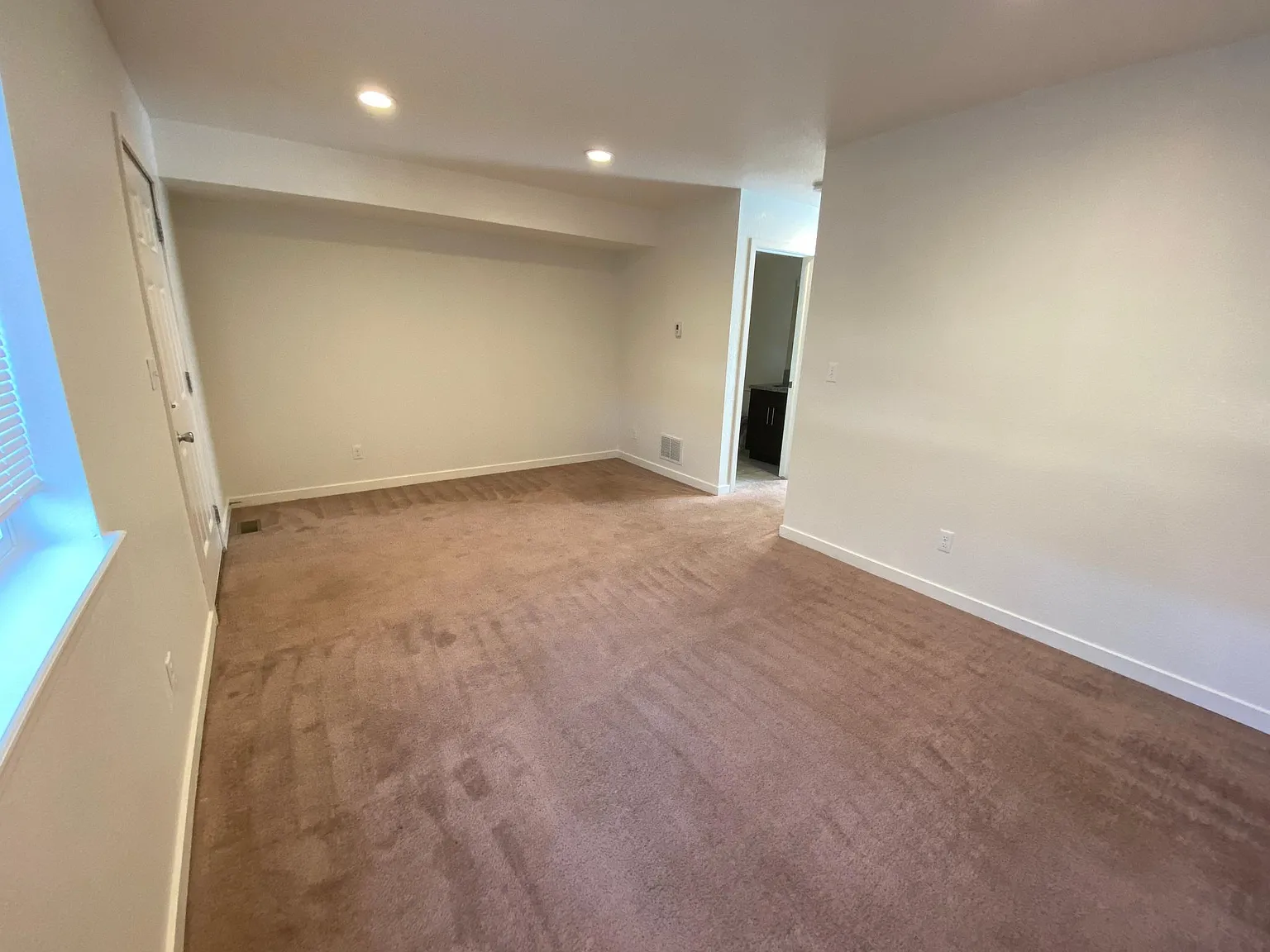 3 bed, 2.5 bath, 1650 sqft, $2,150 — Photo 4