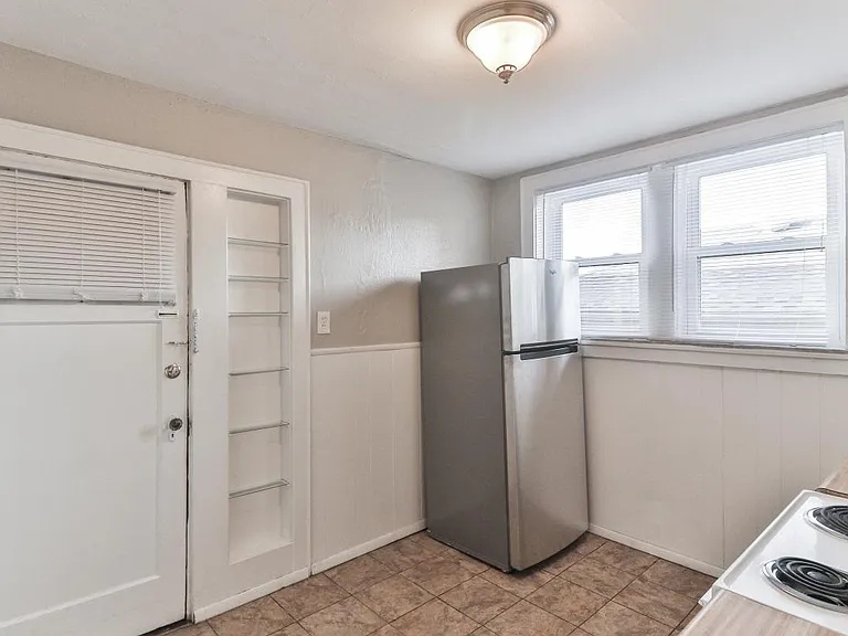 1401 Woodland Dr — Photo 18