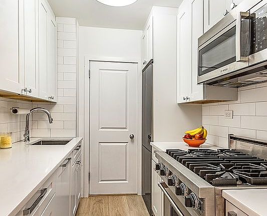 5th image of 55 E End Ave APT 4F
