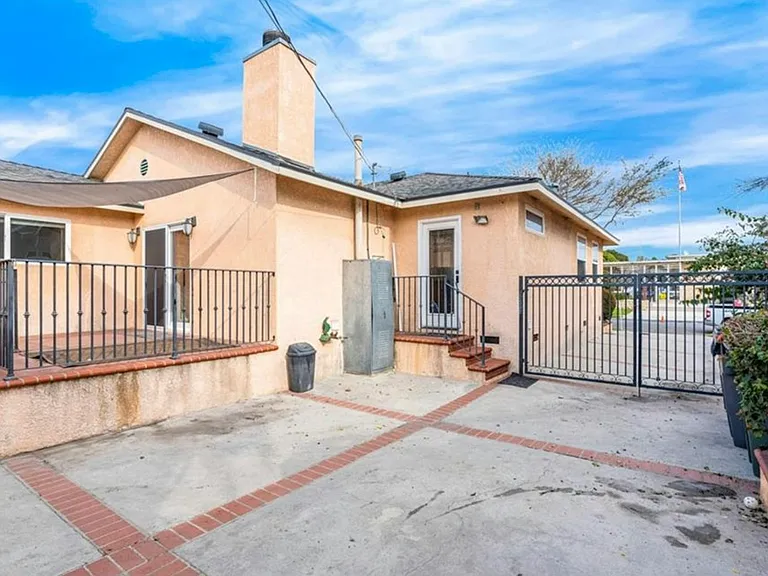 4759 Hackett Ave — Photo 19