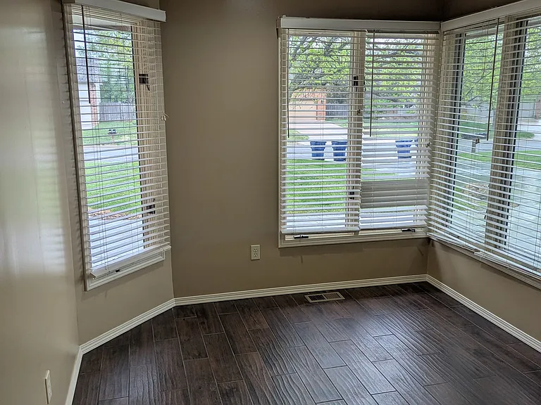 12725 E Birchwood Dr — Photo 8