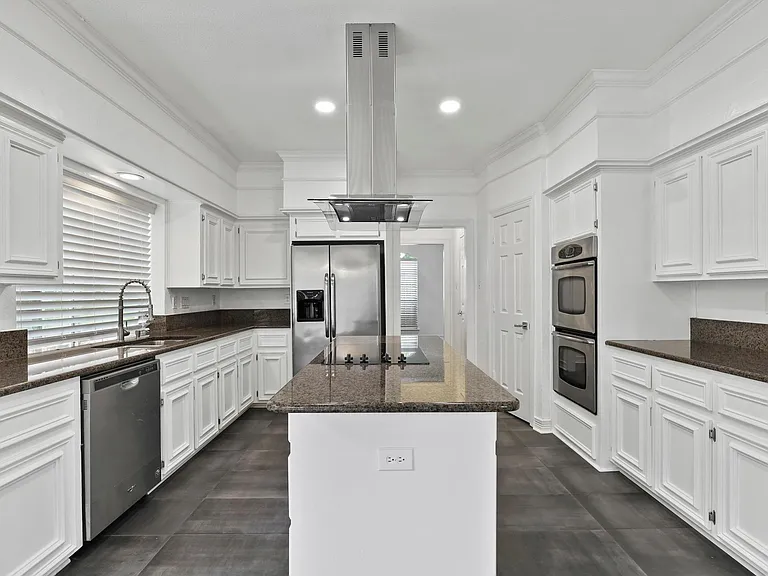 545 Oak Hill Dr — Photo 12