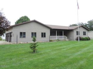 2716 W Connie Dr, Rothbury, MI 49452