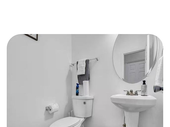 5th image of 4548 Parkway Cir #1