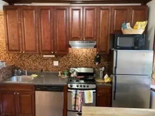 Rented by Apple Exclusive Realty Inc | media 19