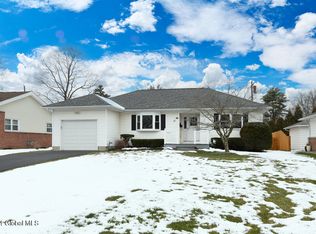 12 Chapman Dr, Albany, NY 12203