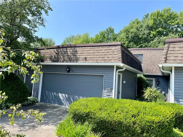 19257 Briarwood Ln #4-2, Strongsville, OH 44149