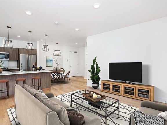 4th image of 218 W Kingsley St #211