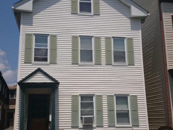 528 E 5th St, South Boston, MA 02127