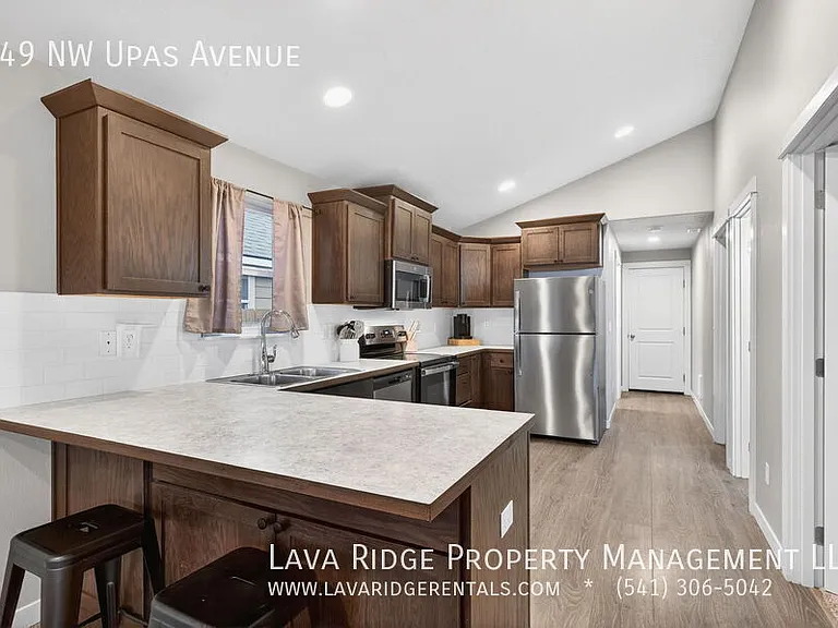 949 NW Upas Ave — Photo 5