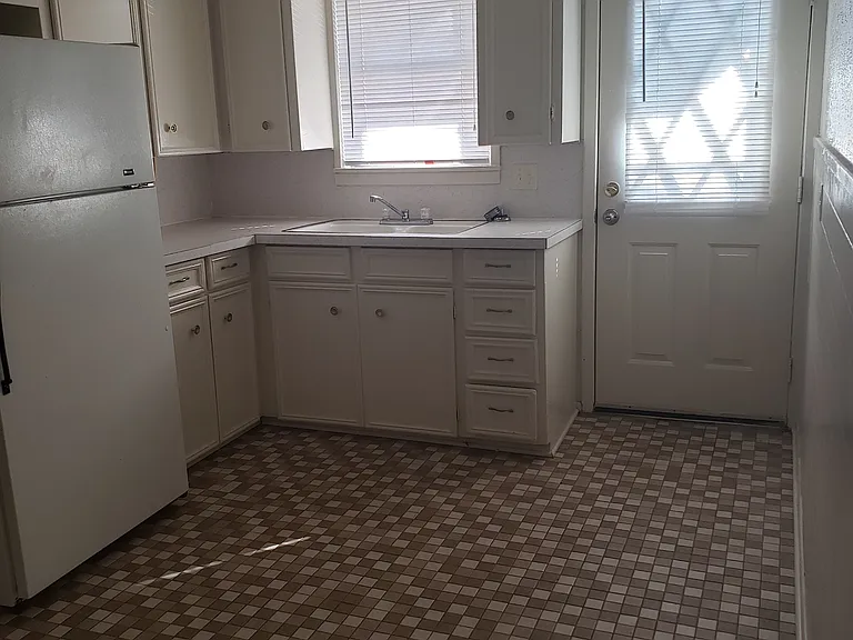 1439 S Rusk St — Photo 10