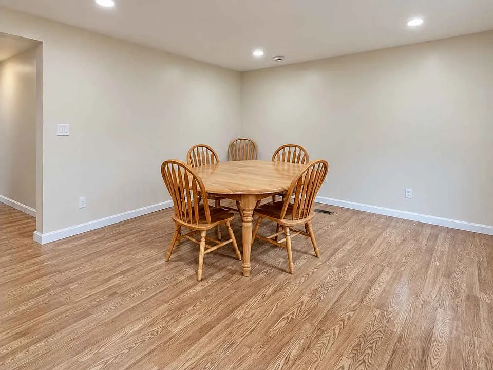 2 bed, 1000 sqft, $2,650 — Photo 3