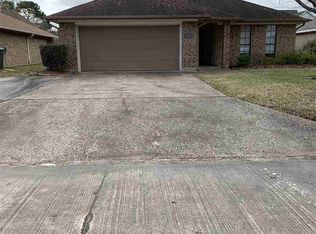 9645 Southmeadow St, Beaumont, TX 77706