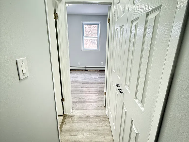 324 Hope Ave #6 — Photo 3