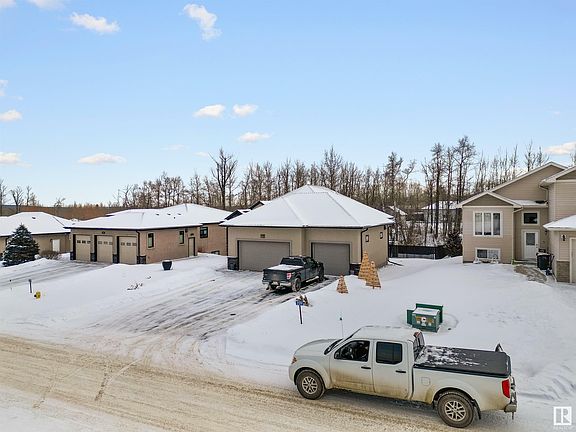 4th image of 49119 Range Road 73 #209