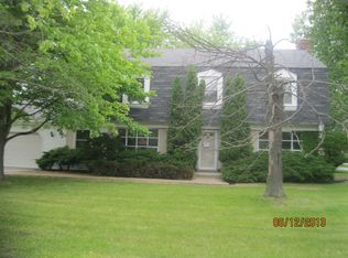 905 Honey Ln, Crete, IL 60417