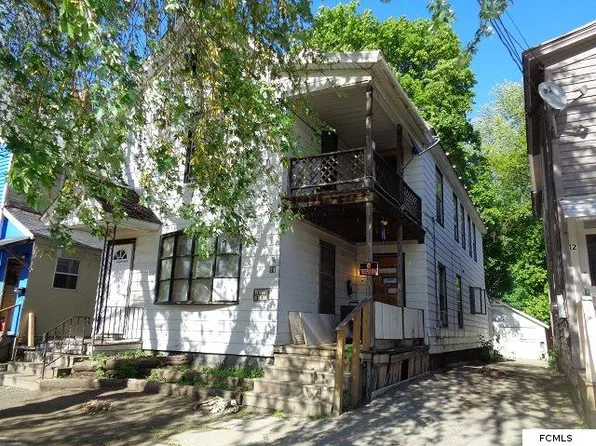 14 Woodside Ave, Gloversville, NY 12078