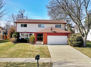 3346 N Daniels Ct, Arlington Heights, IL 60004