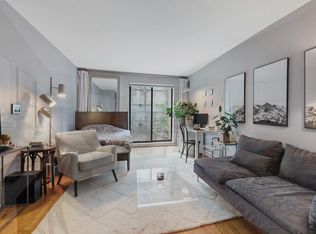 221 E 82nd St APT 3D, New York, NY 10028