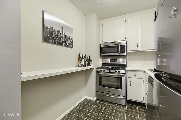 Rented by Corcoran | media 19