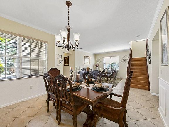 5th image of 10453 Yarrow Dr