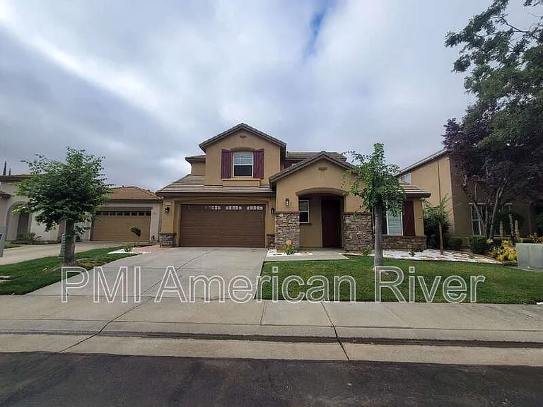 4265 Thalia Way — Photo 1