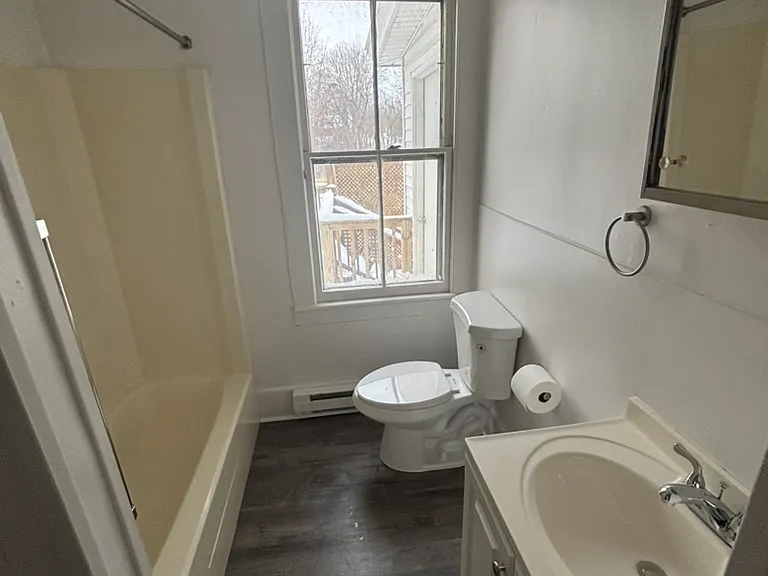 174 Main St #1A — Photo 8