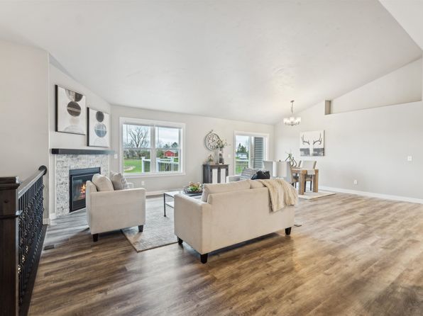 W7035 Jaclyn Ln, Greenville, WI 54942