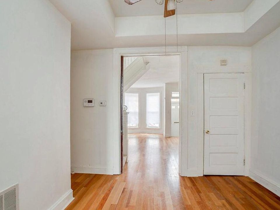 2nd image of 2725 Parkwood Ave