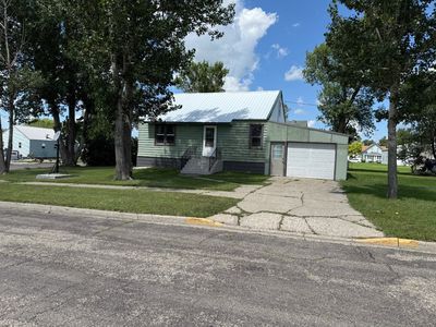 104 6th St SE, Ashley, ND, 58413