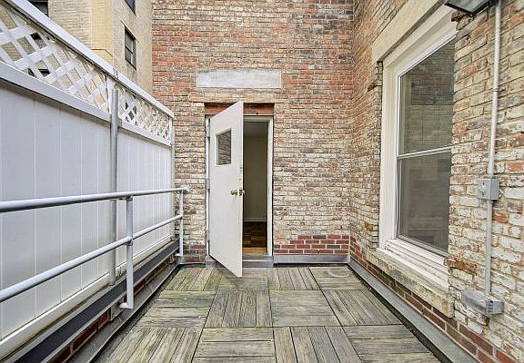 3rd image of 107 E 82nd St APT 2C